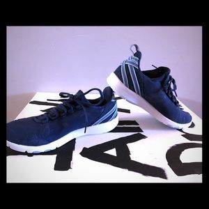 ASICS-gel fit Sana 3 Women’s - size 6